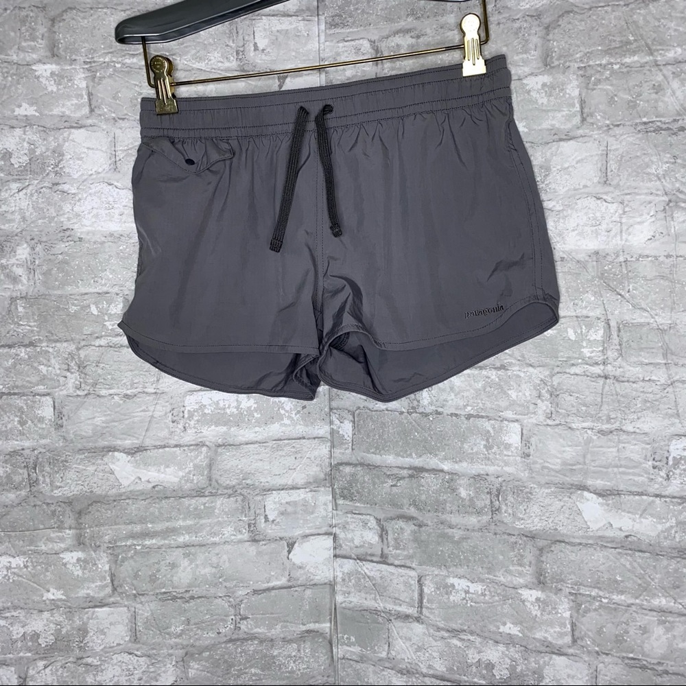 Patagonia Women's Light & Variable™ Board Shorts - 2 1/2" inseam Fits like a 4/6